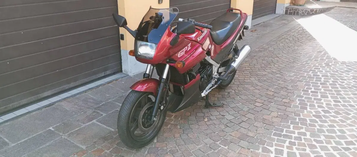 Kawasaki GPZ 500 S (18)