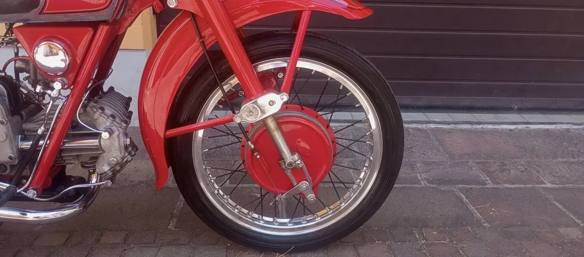Moto Guzzi AIRONE SPORT (15)