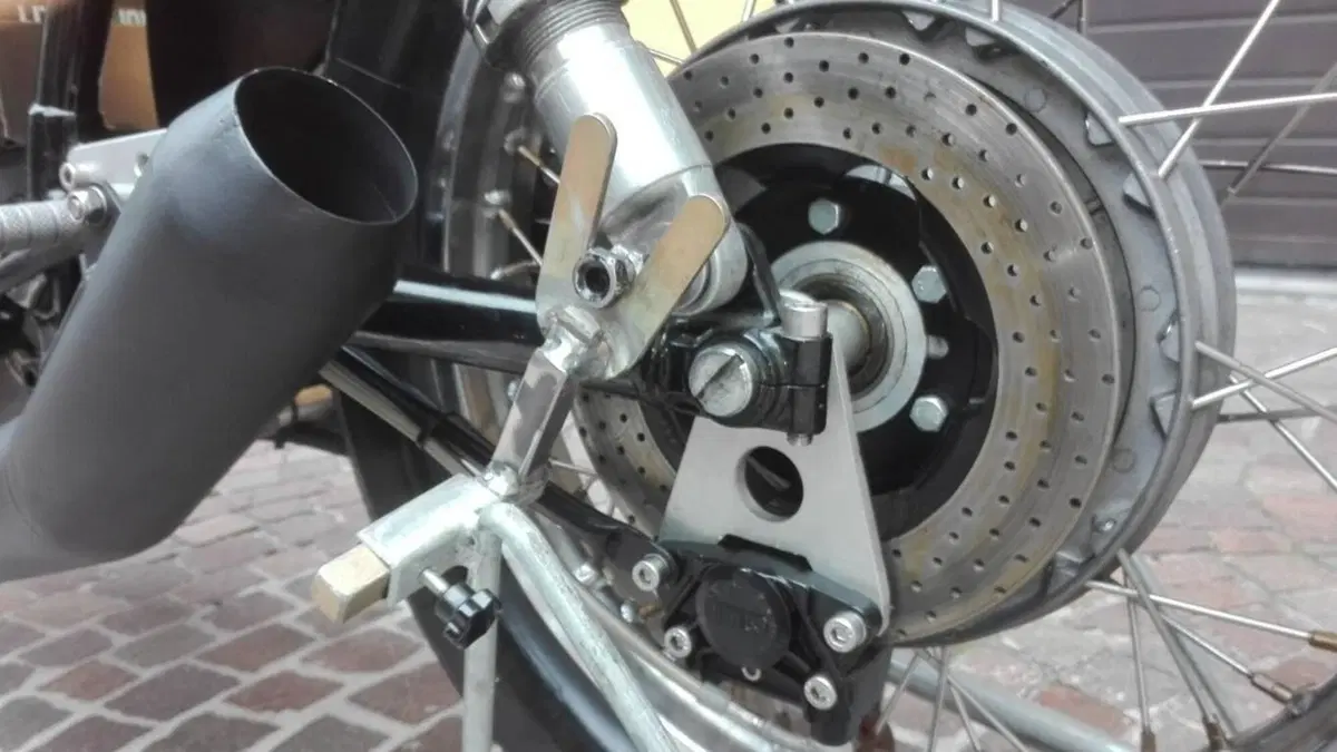Moto Guzzi COMPETIZIONE (9)