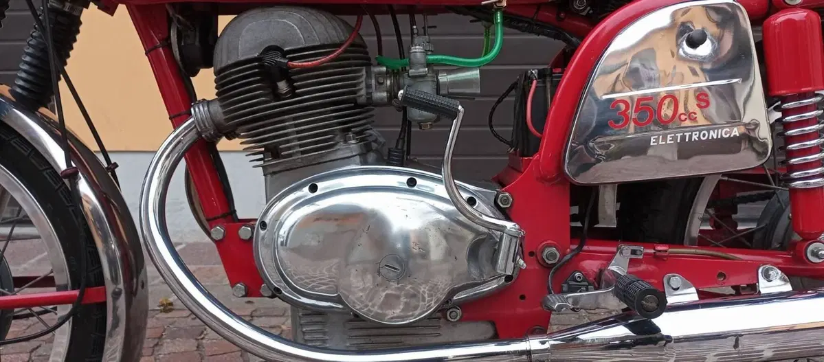 MV Agusta 350 SPORT (6)