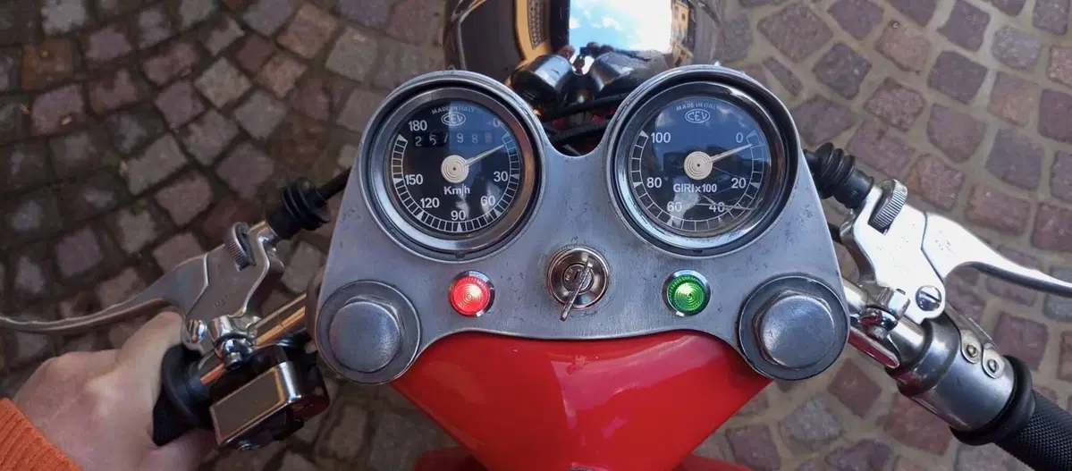MV Agusta 350 SPORT (7)
