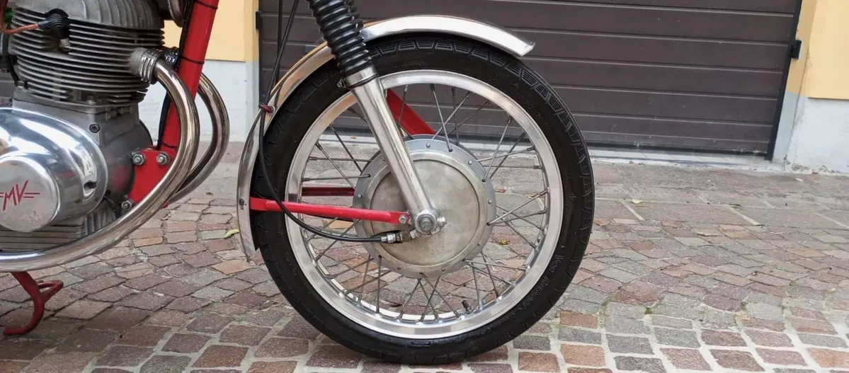 MV Agusta 350 SPORT (15)