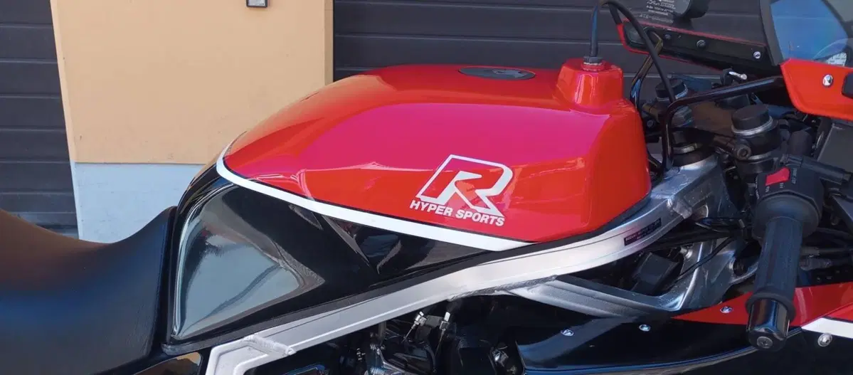Suzuki GSX-R 750 (4)