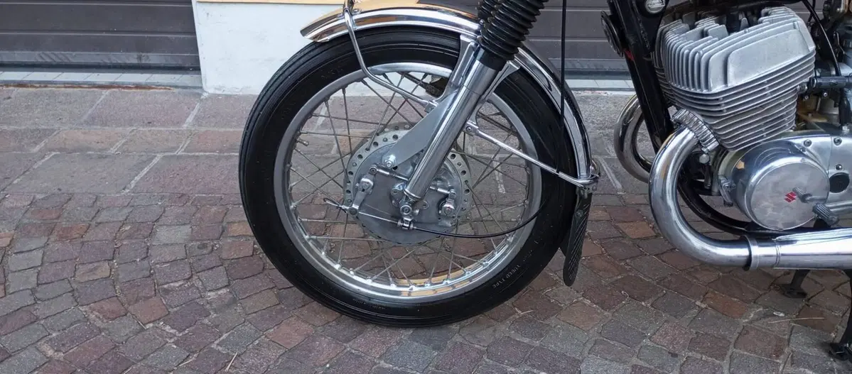 Suzuki TITAN 500 (12)