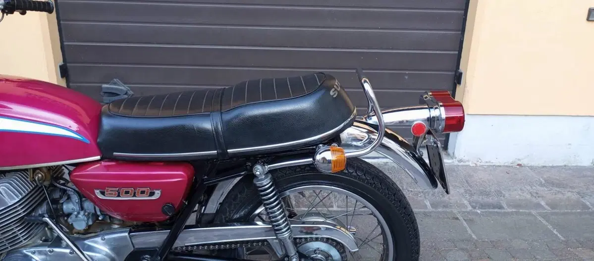 Suzuki TITAN 500 (14)