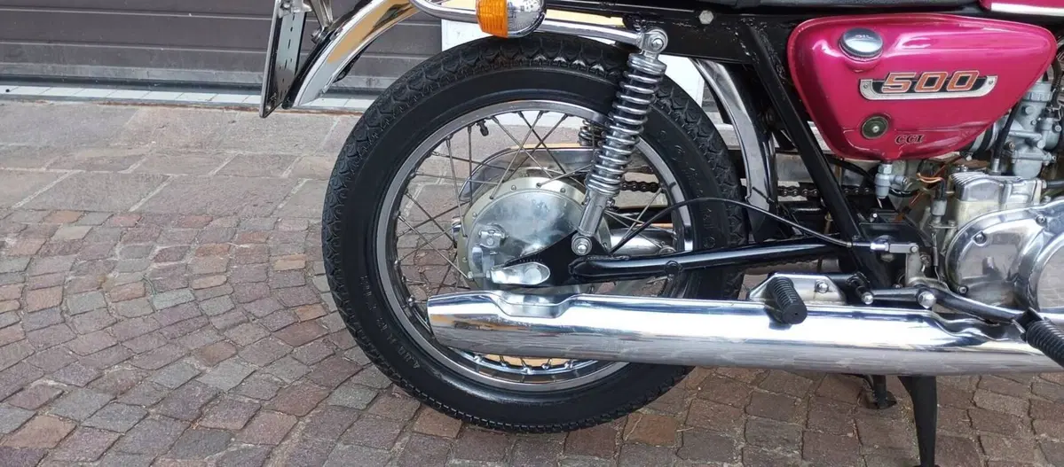 Suzuki TITAN 500 (15)