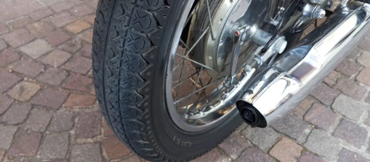 Suzuki TITAN 500 (17)