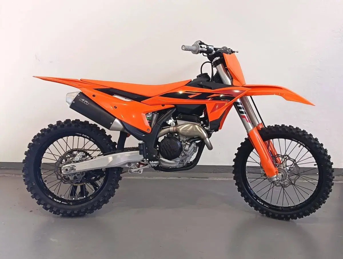 KTM 250 SX-F (2025) (4)