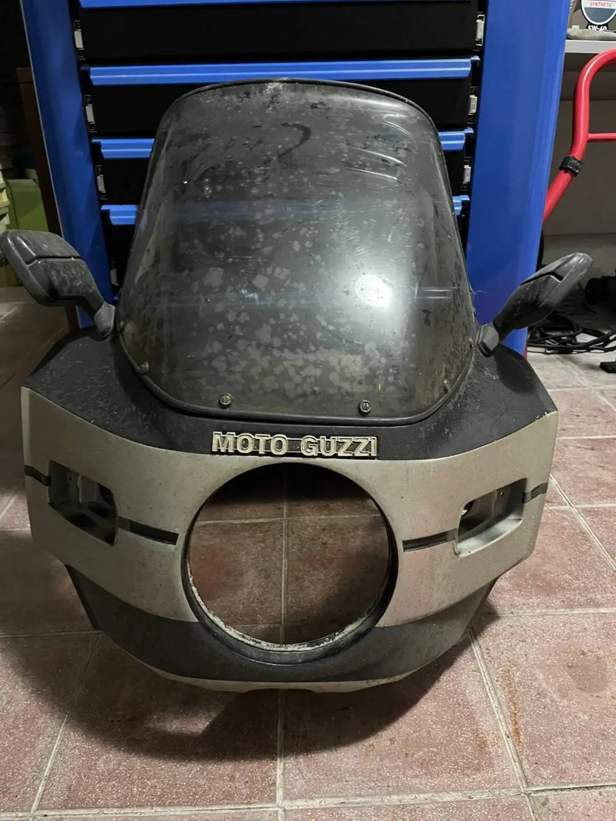 Ricambi Moto guzzi 1000 sp prima serie: (8)