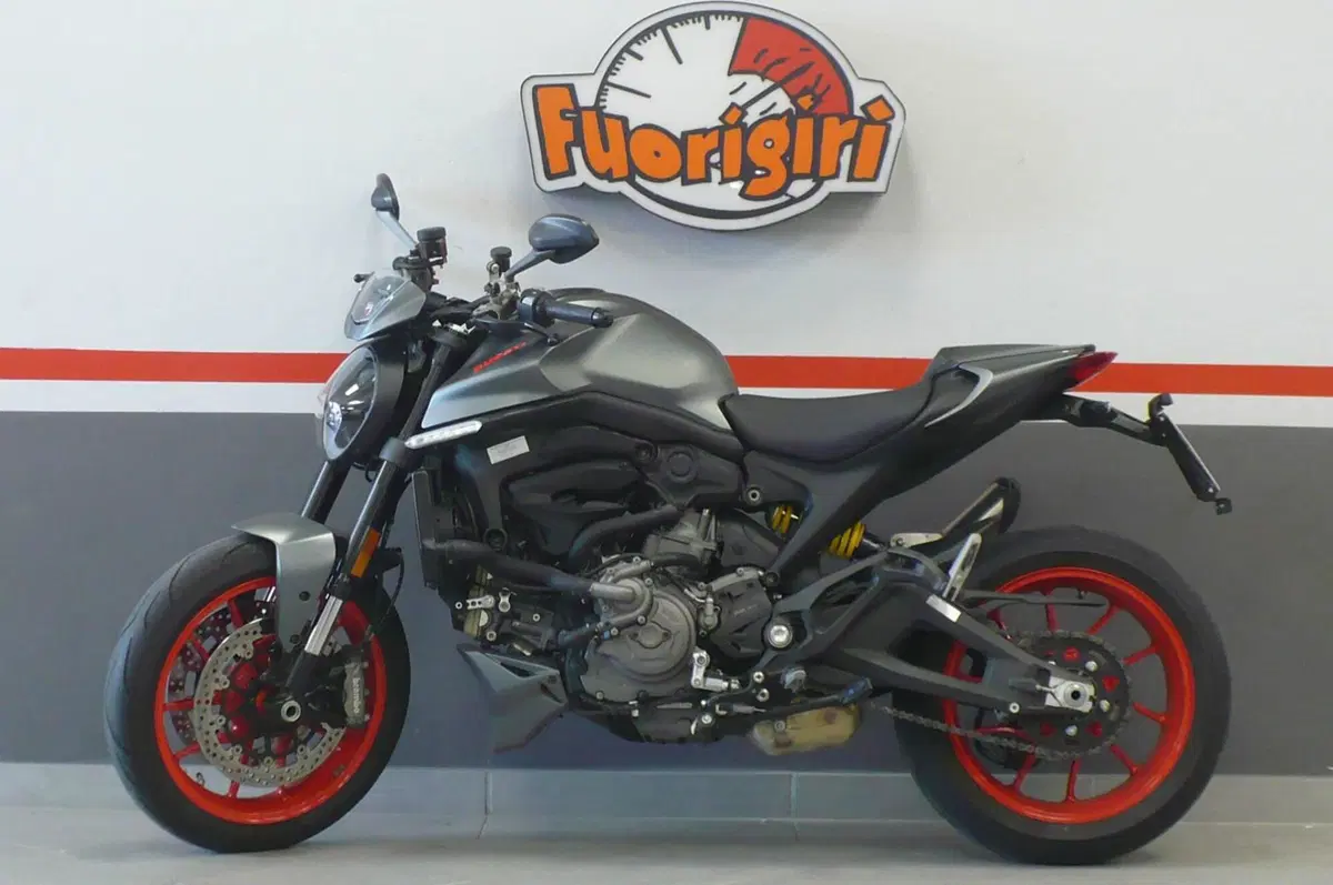 Ducati Monster 937 + (2021 - 25)
