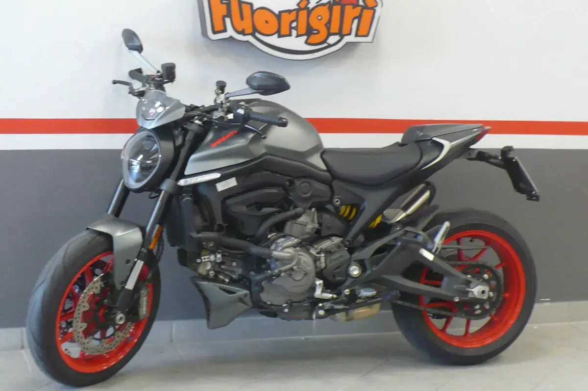 Ducati Monster 937 + (2021 - 25) (2)