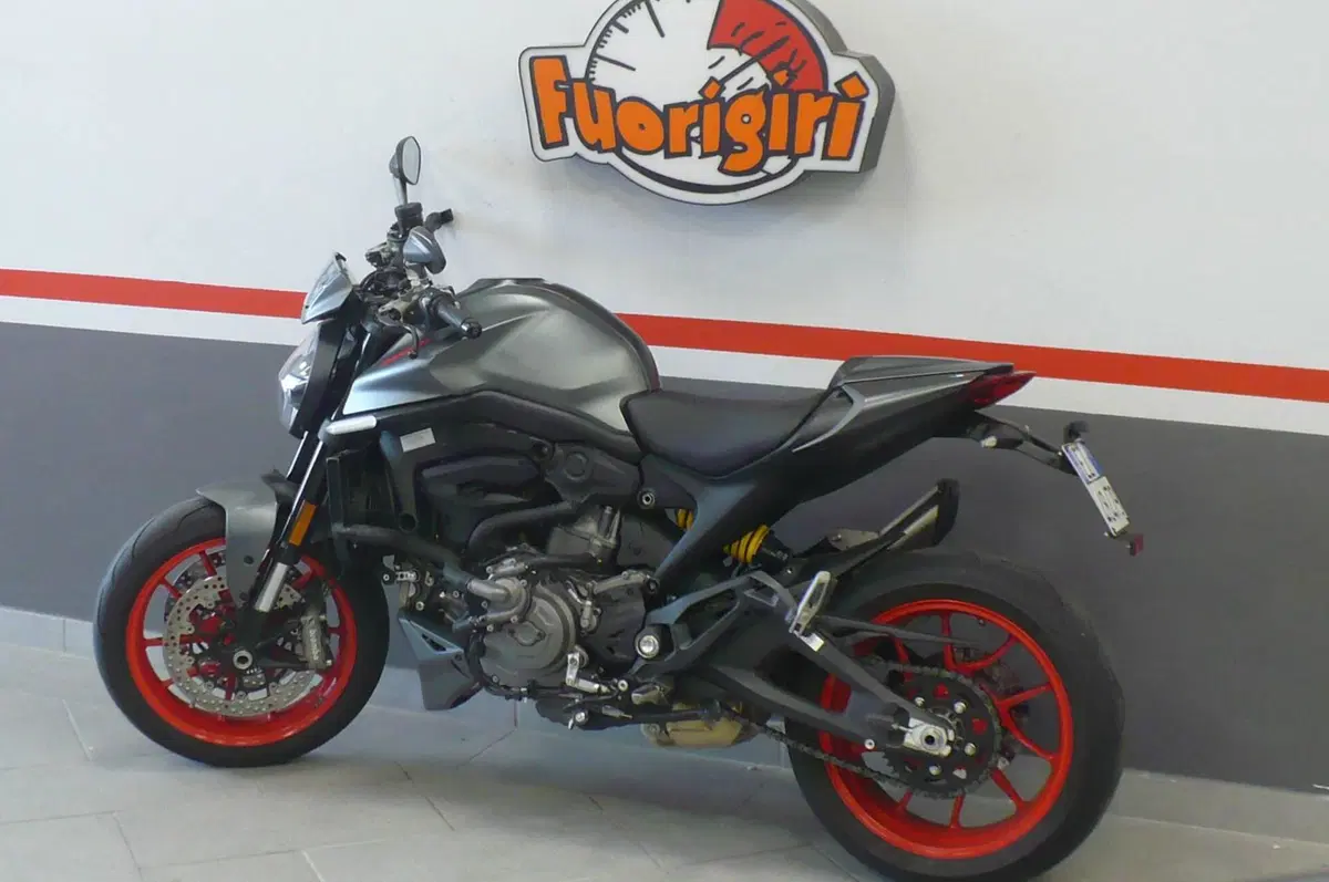 Ducati Monster 937 + (2021 - 25) (3)