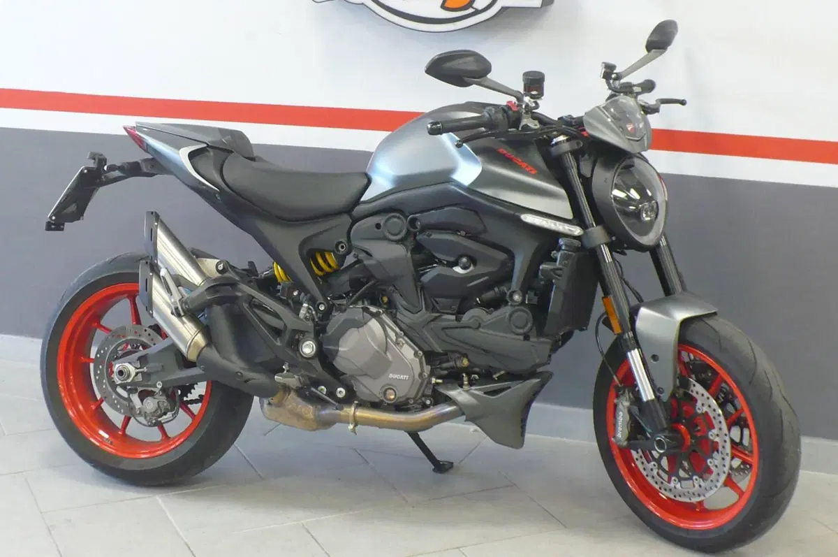 Ducati Monster 937 + (2021 - 25) (6)