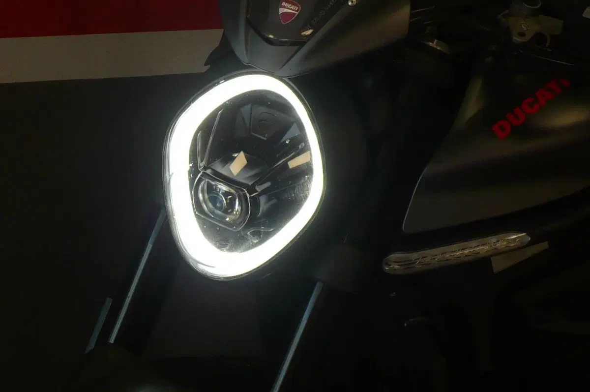 Ducati Monster 937 + (2021 - 25) (7)