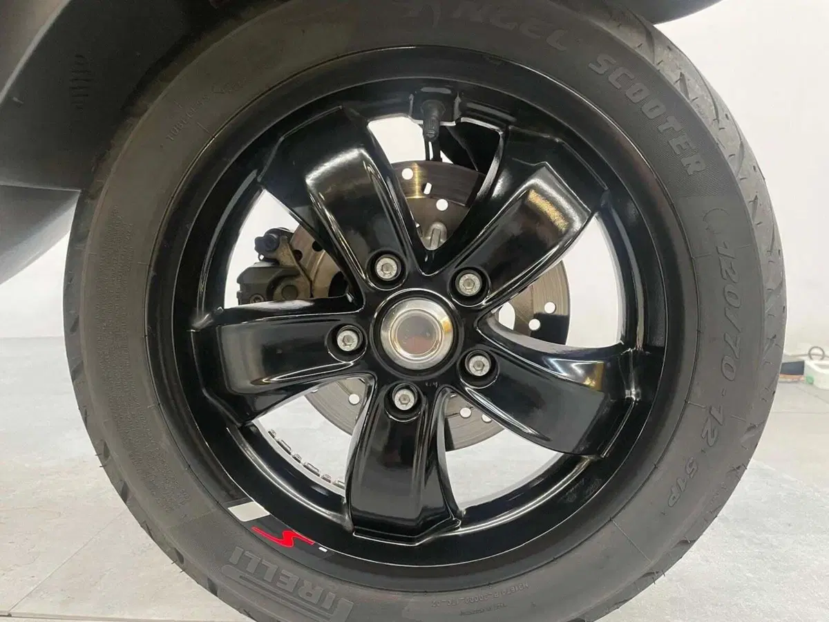 Vespa GTS 300 Super Hpe (2021 - 22) (4)