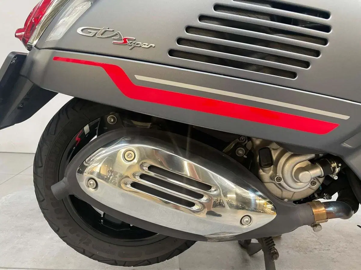 Vespa GTS 300 Super Hpe (2021 - 22) (5)
