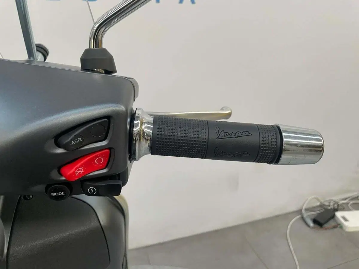Vespa GTS 300 Super Hpe (2021 - 22) (9)