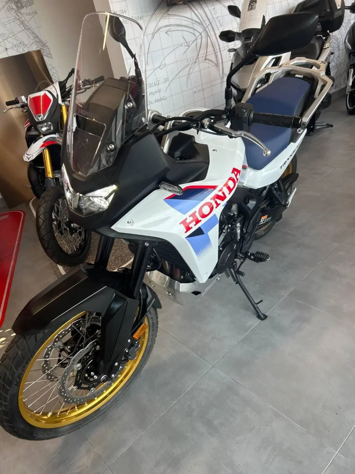 Honda Transalp XL750 (2026) (2)
