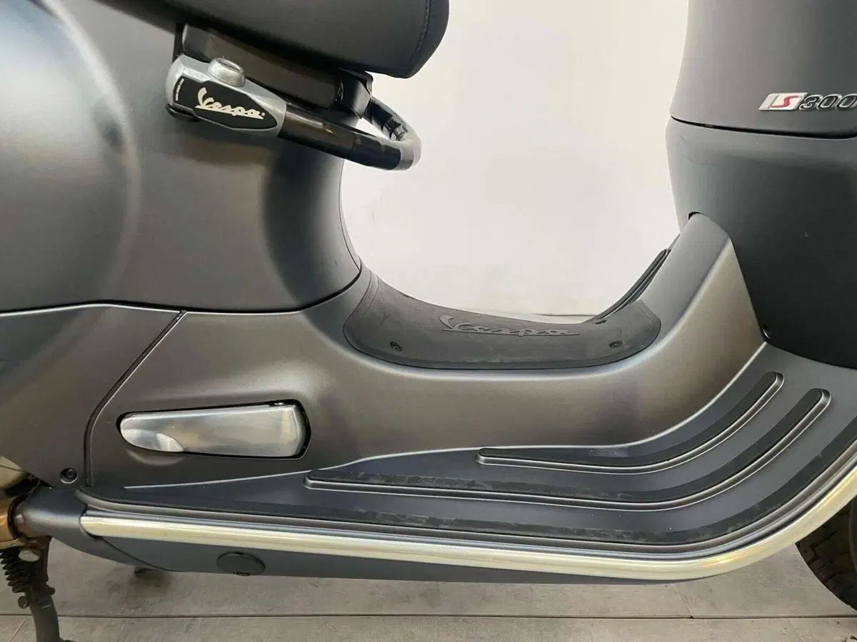 Vespa GTS 300 Super Hpe (2021 - 22) (12)