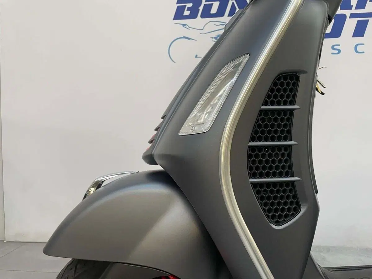 Vespa GTS 300 Super Hpe (2021 - 22) (14)