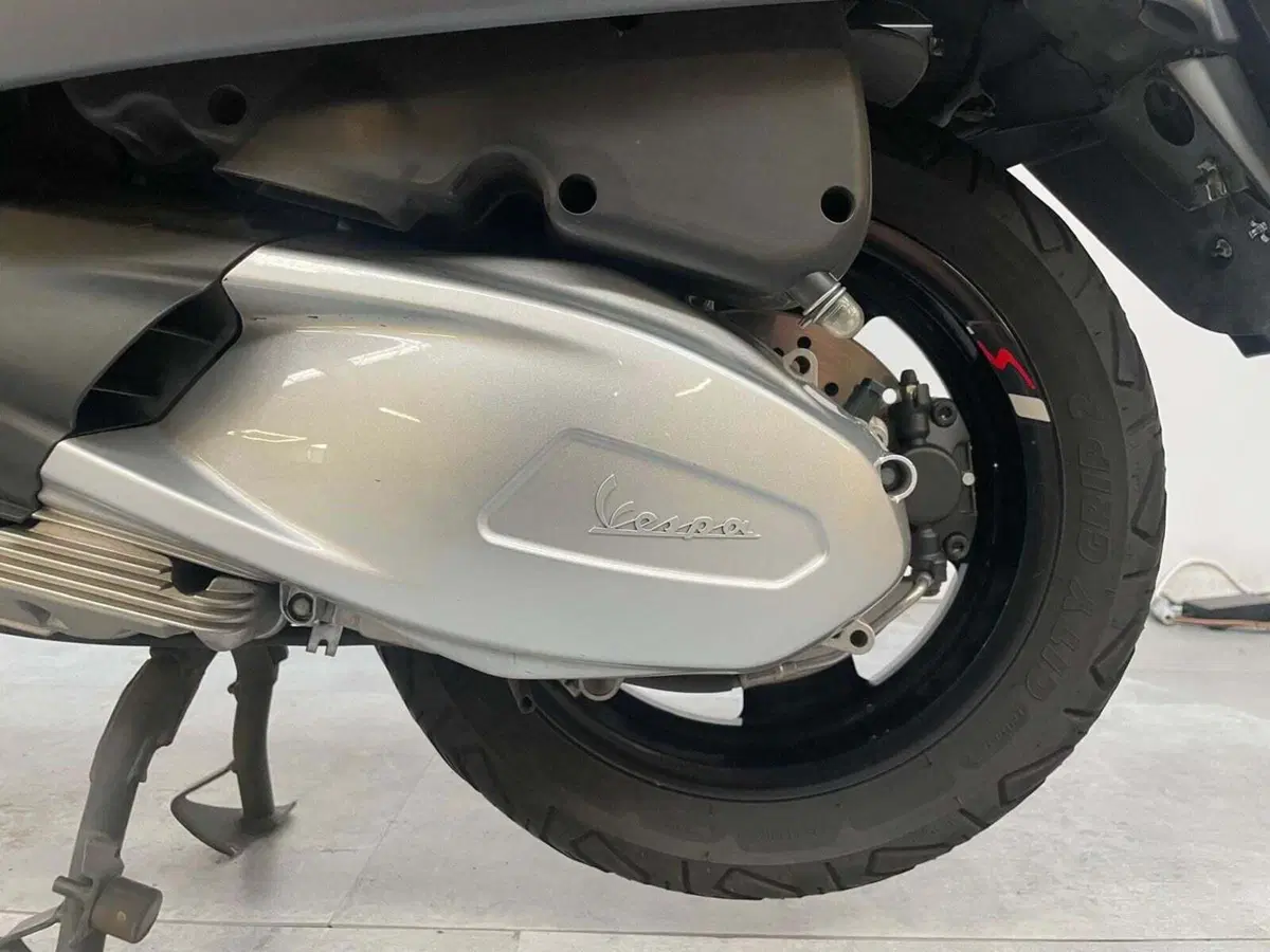 Vespa GTS 300 Super Hpe (2021 - 22) (16)