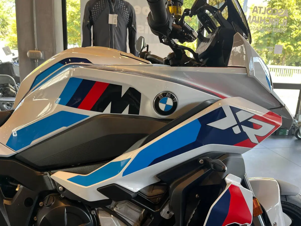 Bmw M 1000 XR (2024 - 27) (5)