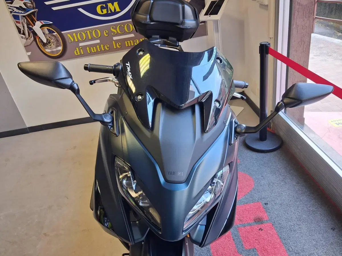 Yamaha T-Max 560 Tech Max (2022 - 24) (2)