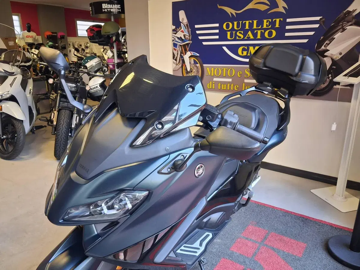 Yamaha T-Max 560 Tech Max (2022 - 24) (3)