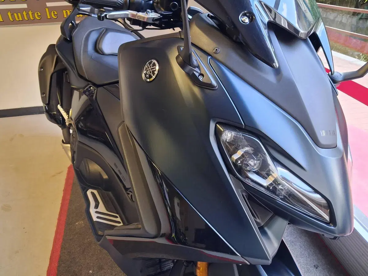 Yamaha T-Max 560 Tech Max (2022 - 24) (6)
