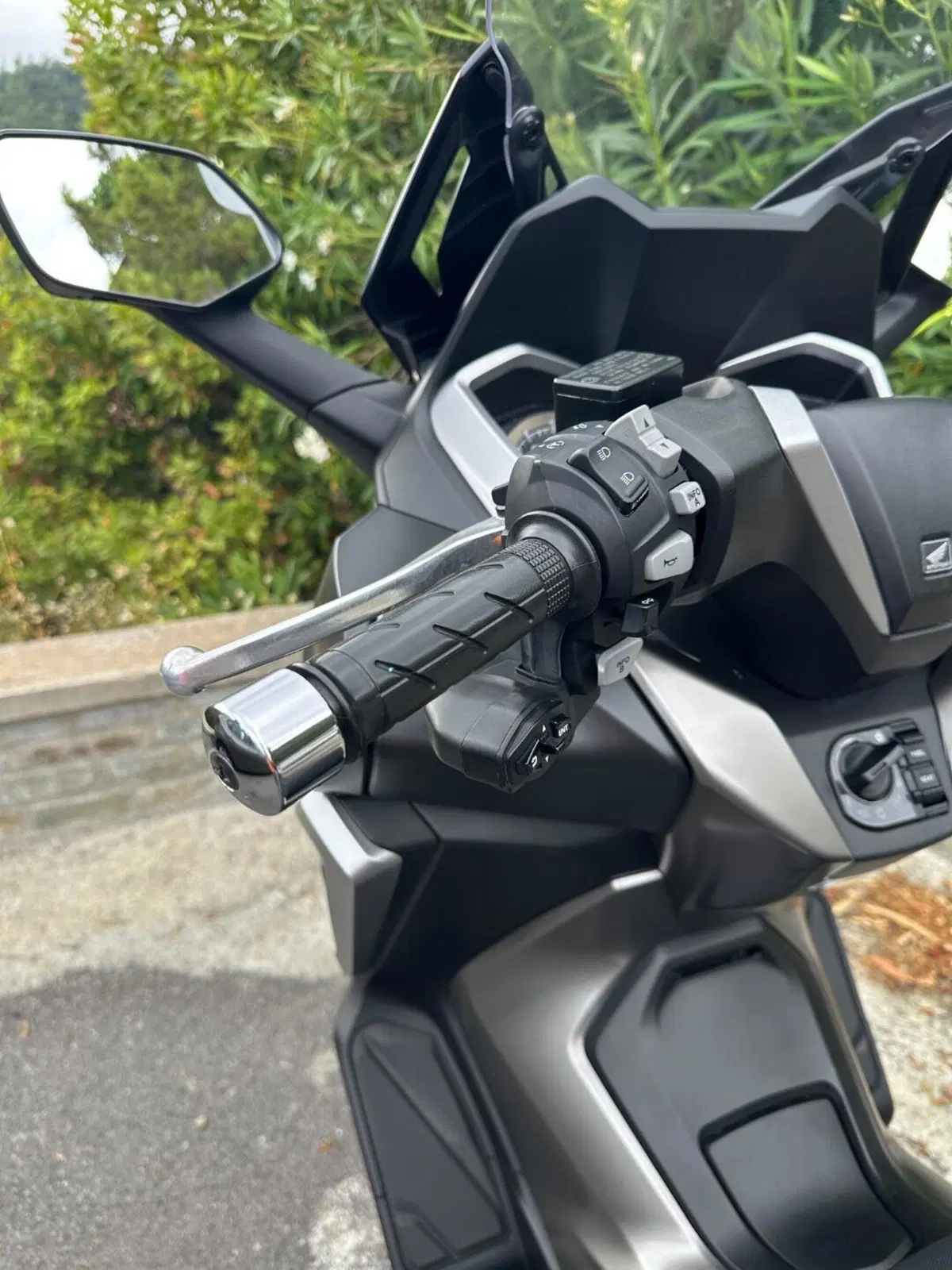 Honda Forza 350 Deluxe (2022 - 24) (7)