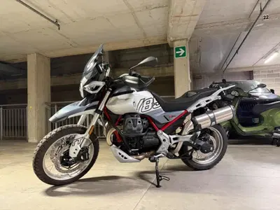 Moto Guzzi V85 TT (2024 - 26) usata