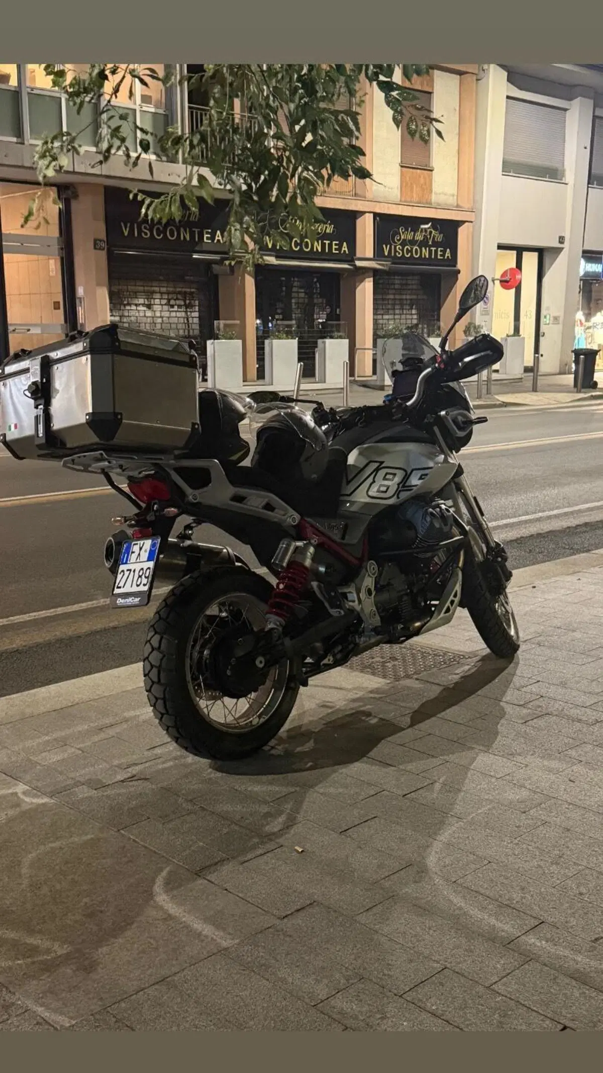 Moto Guzzi V85 TT (2024 - 26) (4)