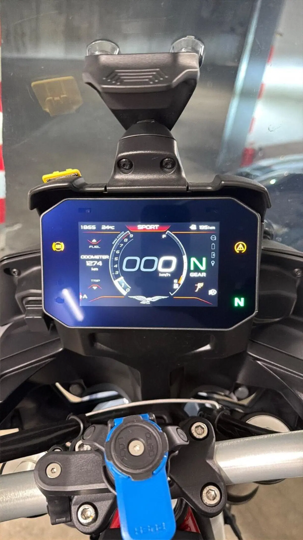 Moto Guzzi V85 TT (2024 - 26) (5)