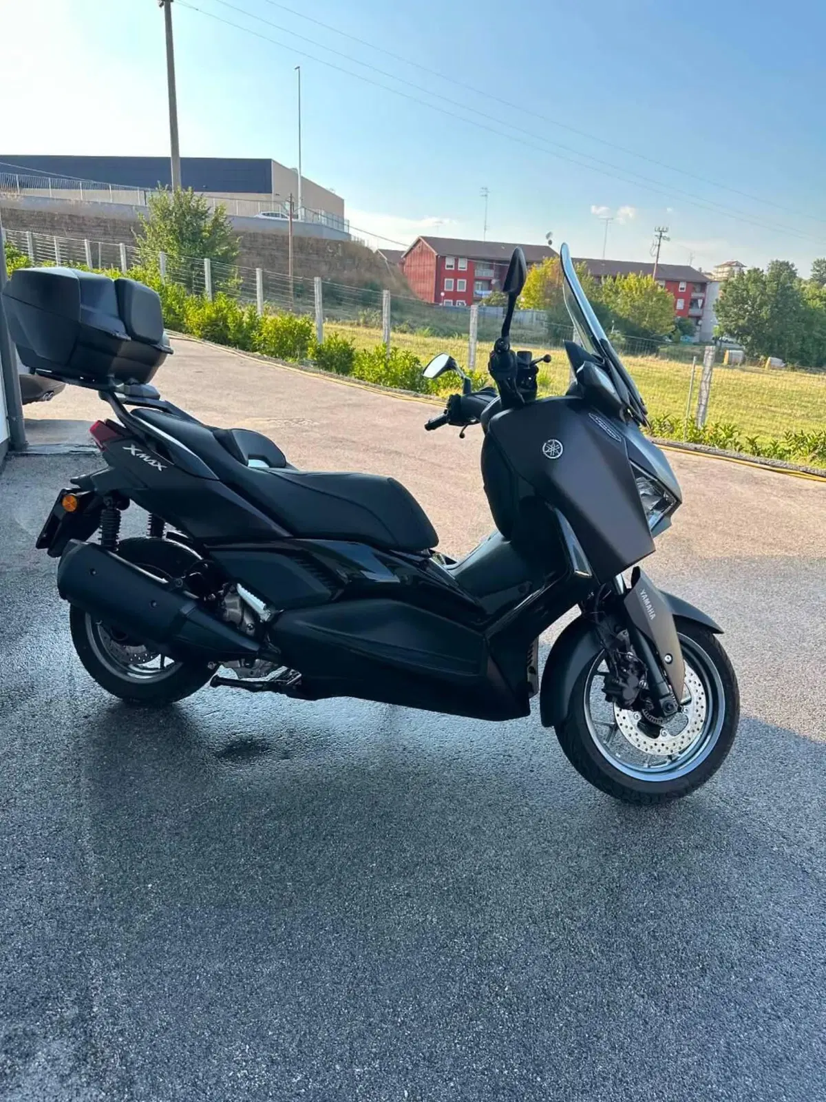 Yamaha X-Max 300 Tech Max (2021 - 24) (2)