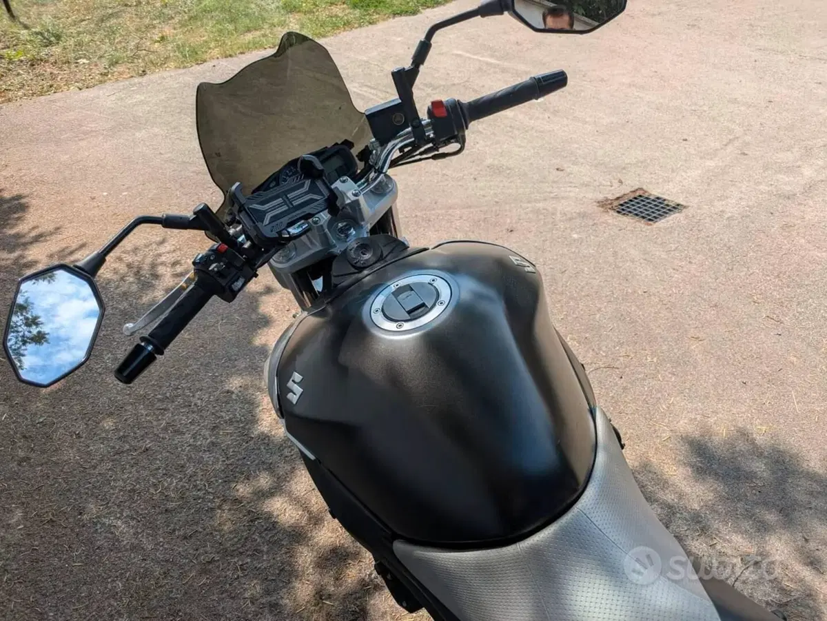 Suzuki GSR 600 (2006 - 11) (4)