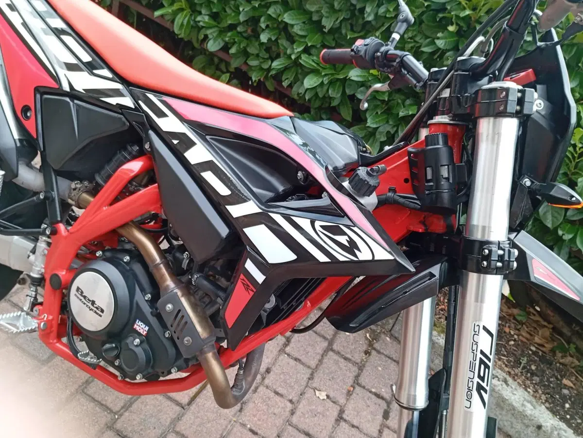 Betamotor RR 125 4T Motard LC (2021 - 23) (2)