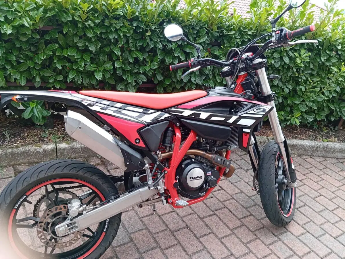 Betamotor RR 125 4T Motard LC (2021 - 23) (3)