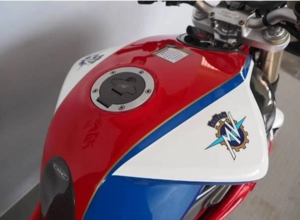 MV Agusta Brutale 750 America (2004 - 06) (3)