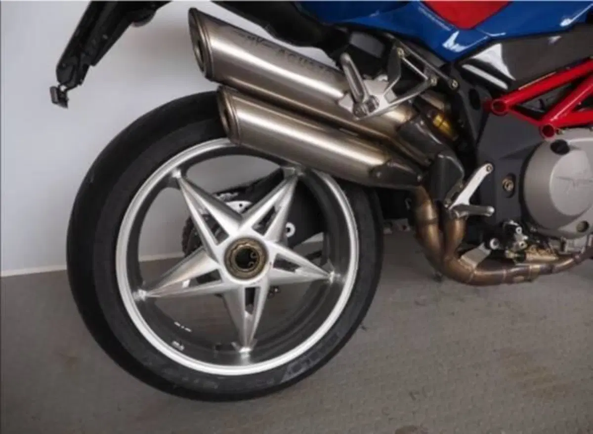 MV Agusta Brutale 750 America (2004 - 06) (5)