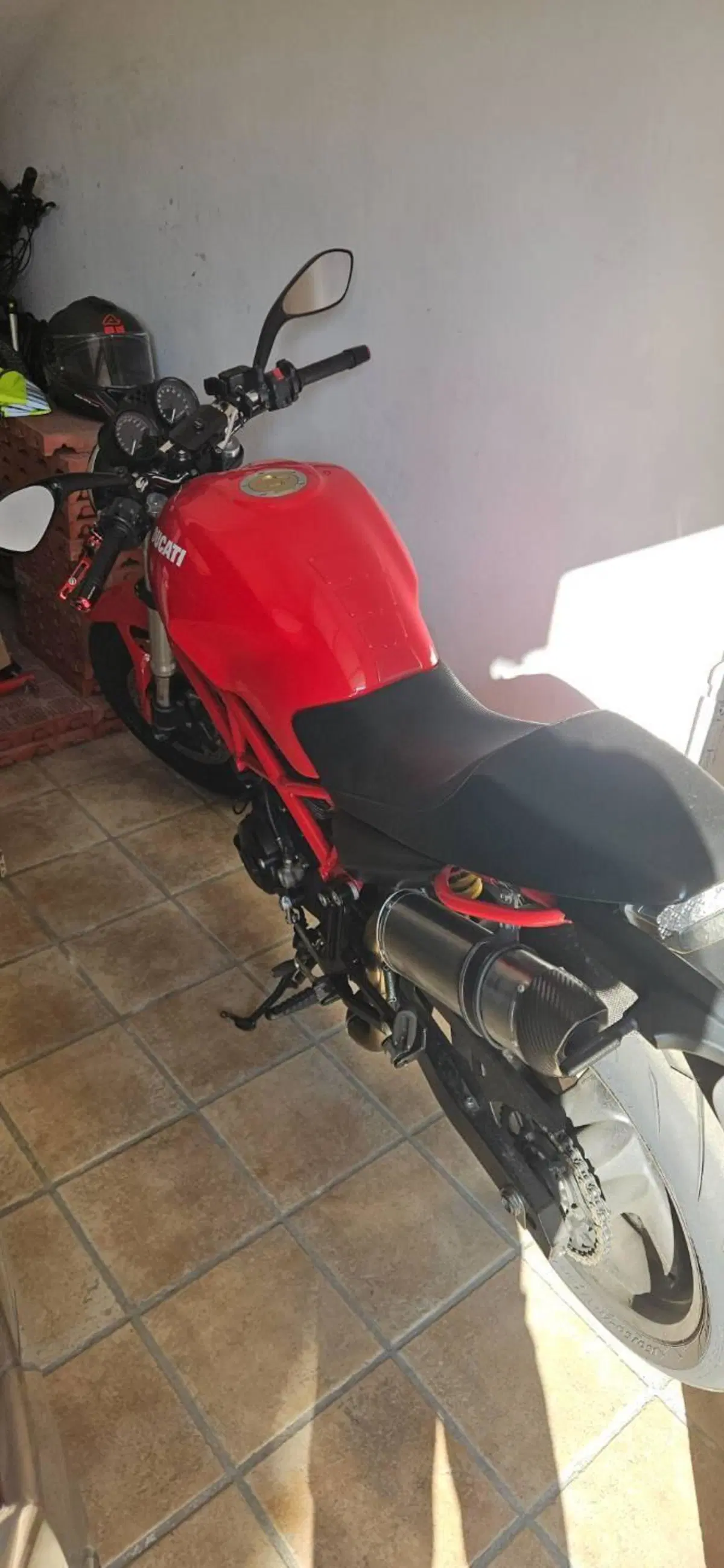 Ducati Monster 695 (2006 - 08) (3)