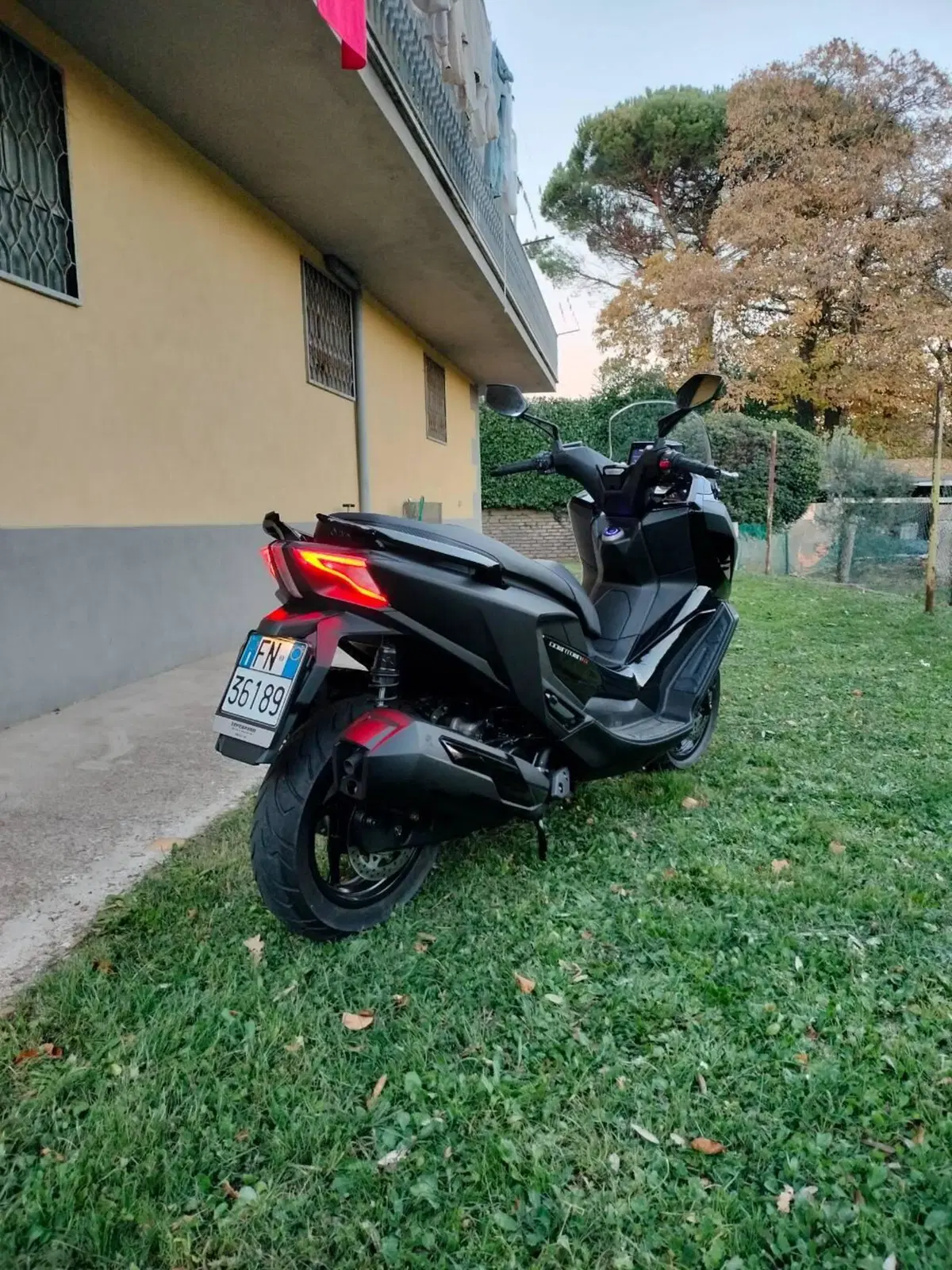Kymco Downtown 350i GT (2024 - 26) (2)