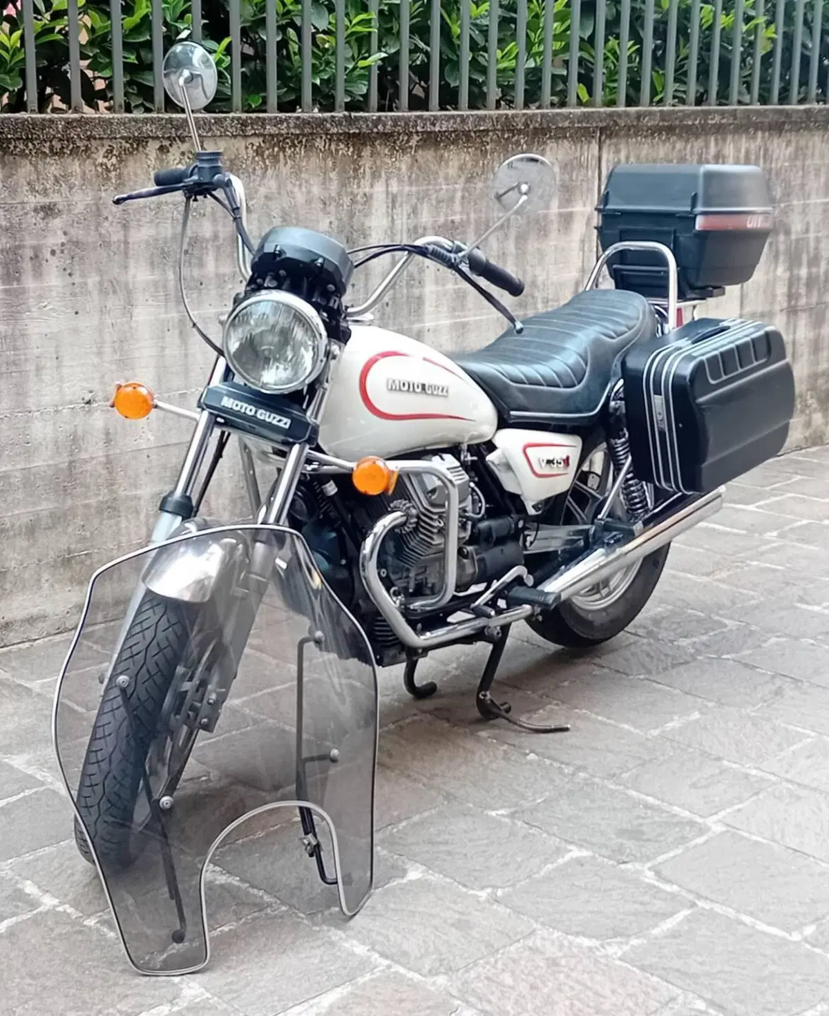 Moto Guzzi V35c (2)