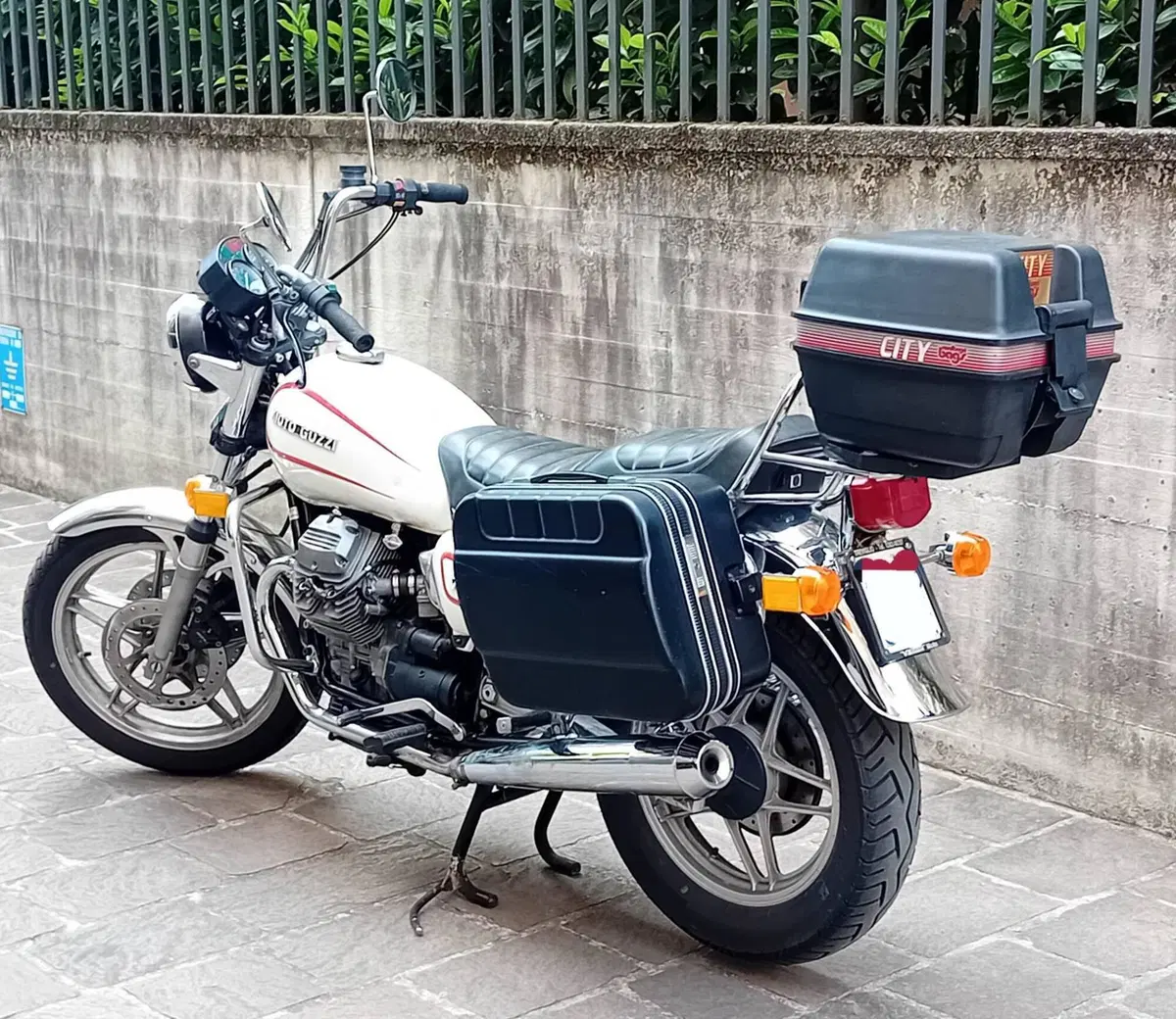 Moto Guzzi V35c (3)