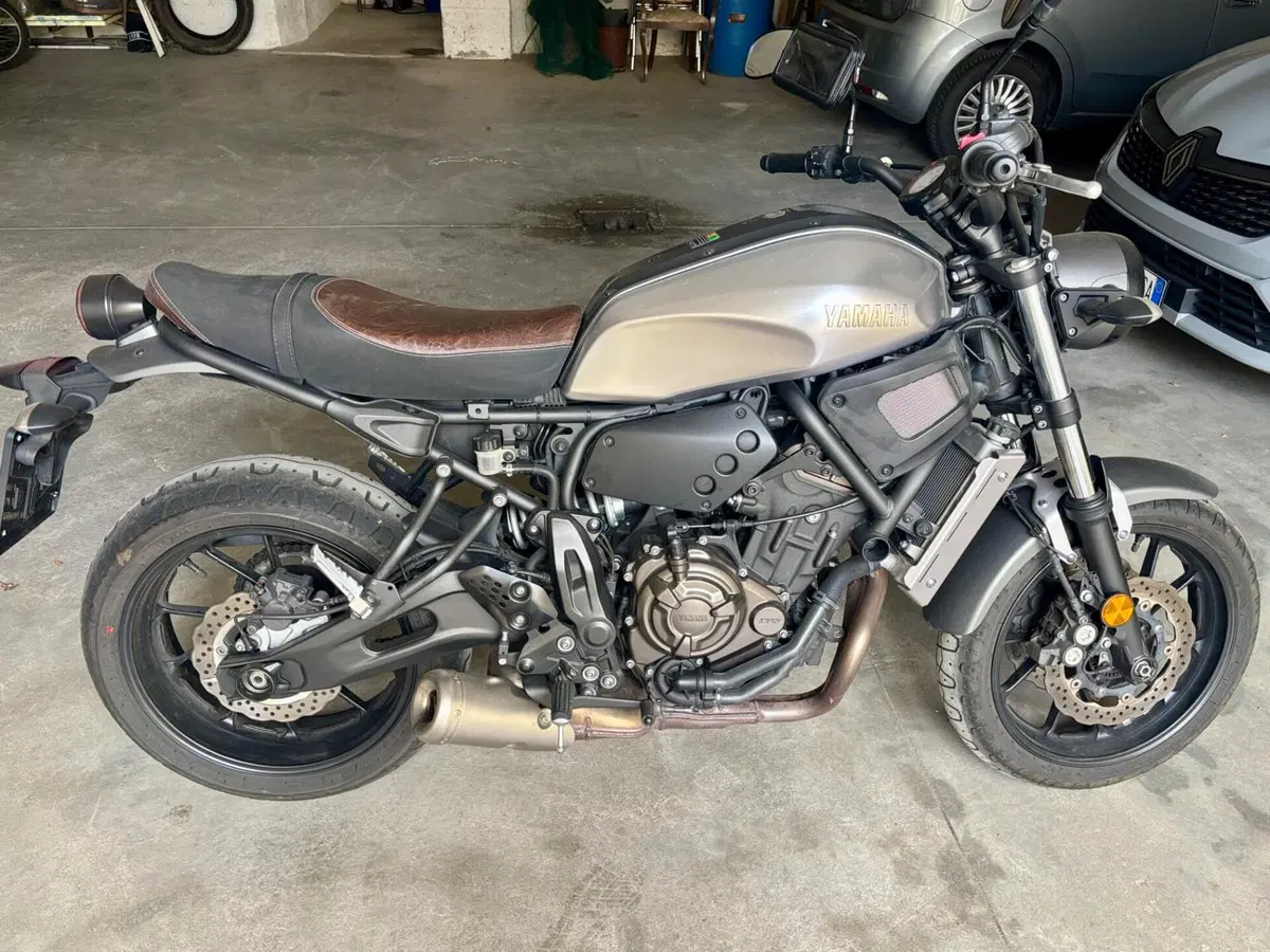 Yamaha XSR 700 ABS (2016 - 20) (4)