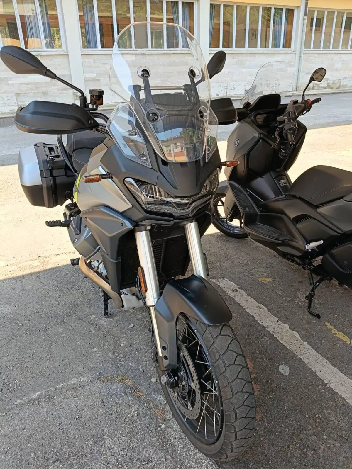 Moto Guzzi Stelvio (2024 - 26) (3)