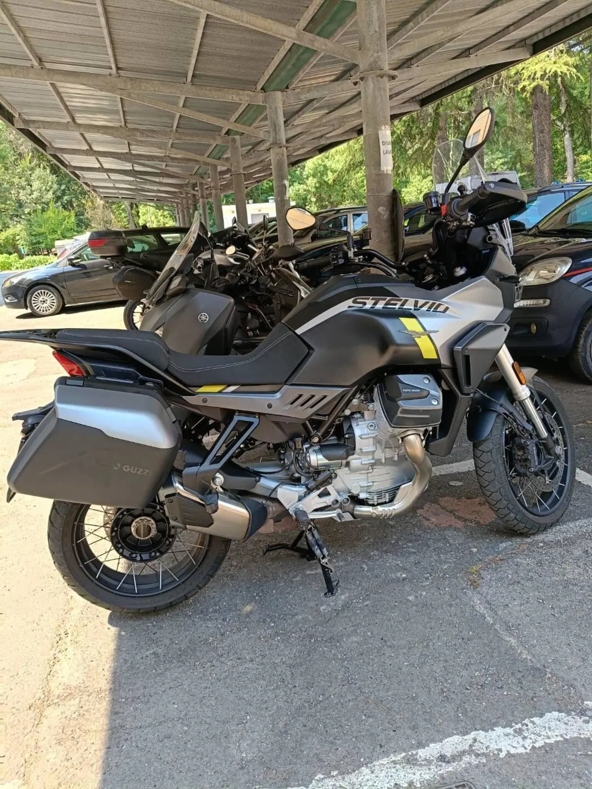 Moto Guzzi Stelvio (2024 - 26) (6)