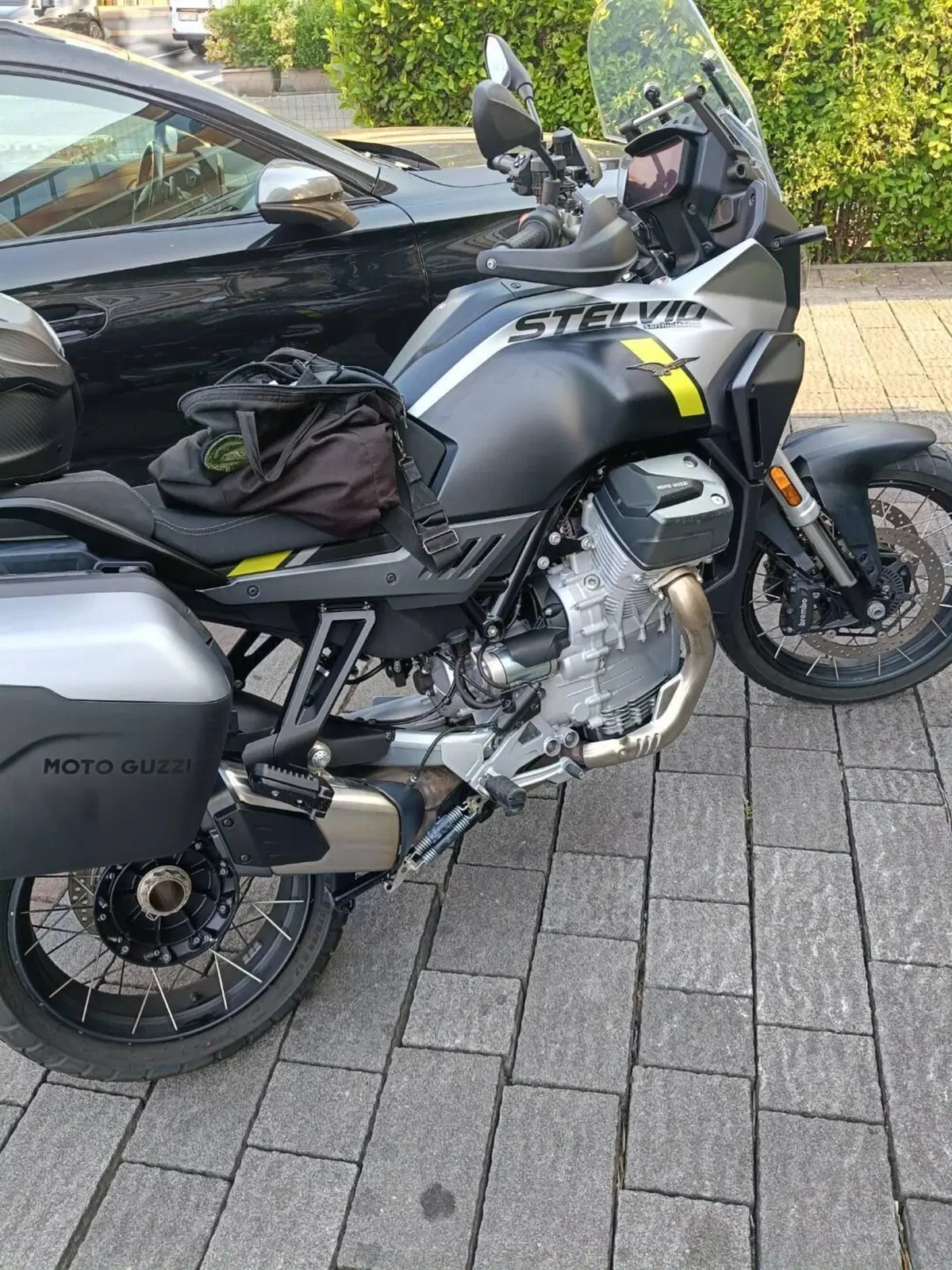 Moto Guzzi Stelvio (2024 - 26) (8)
