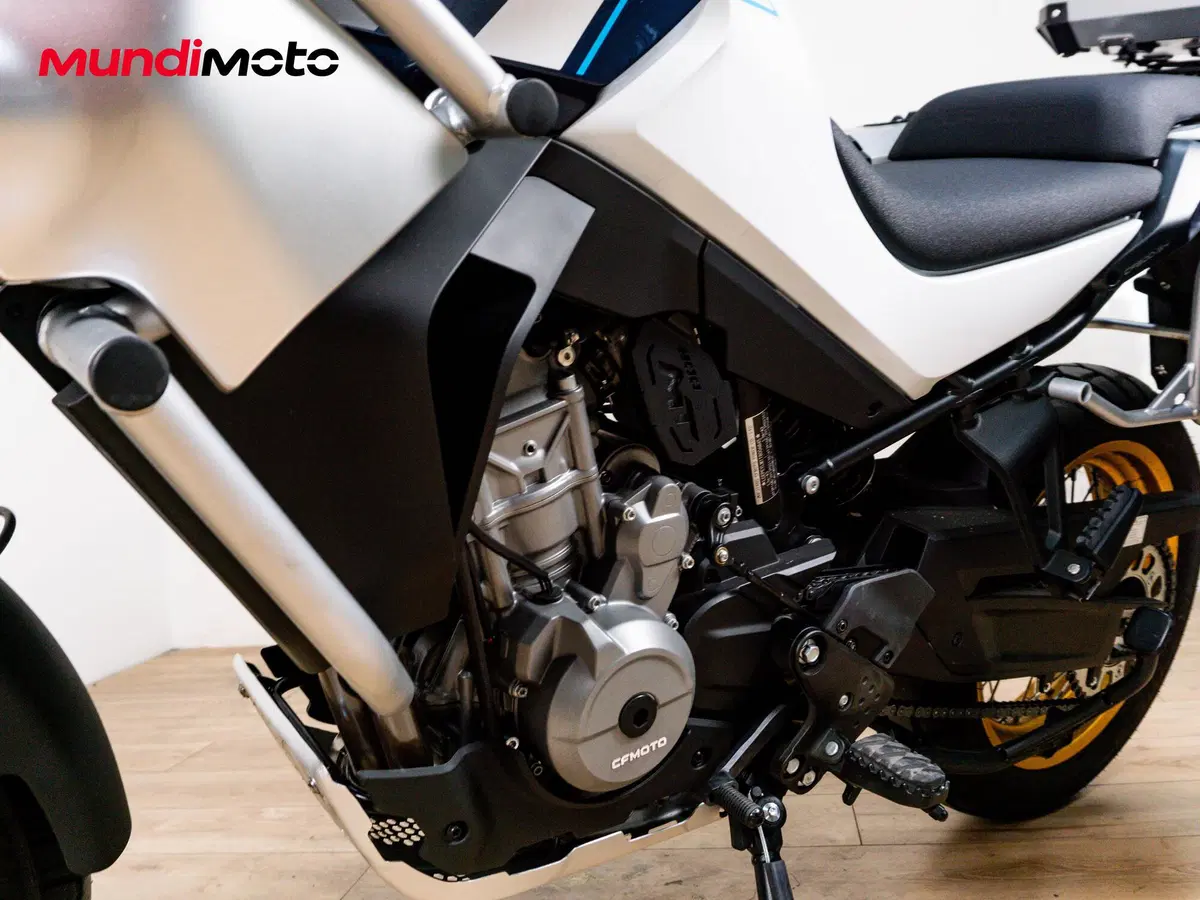 CFMOTO 800MT Explore (2023 - 26) (9)