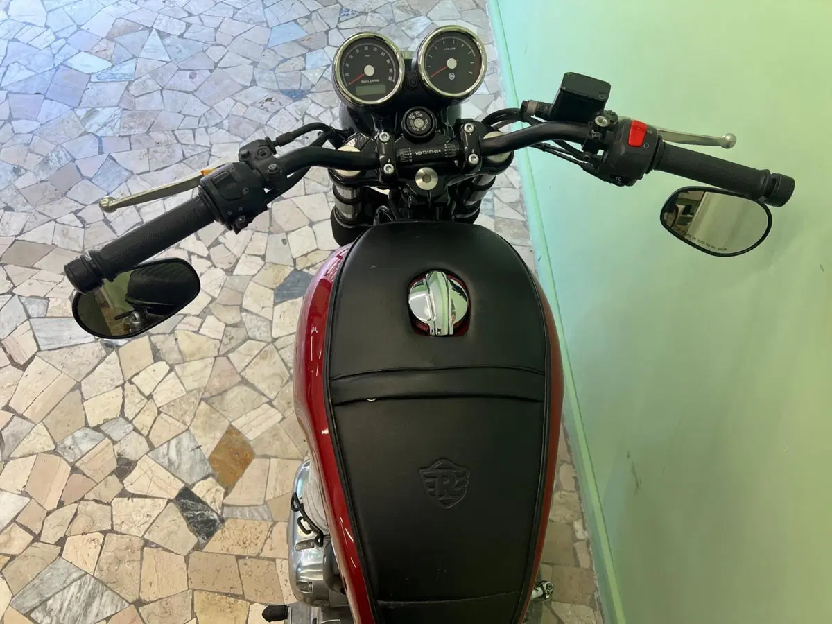 Royal Enfield Interceptor 650 (2021 - 26) (10)