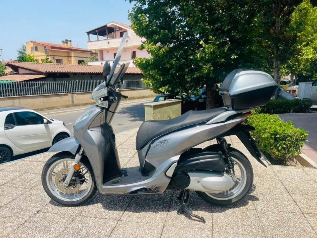 Honda SH 300 i ABS (2016 - 20) (9)